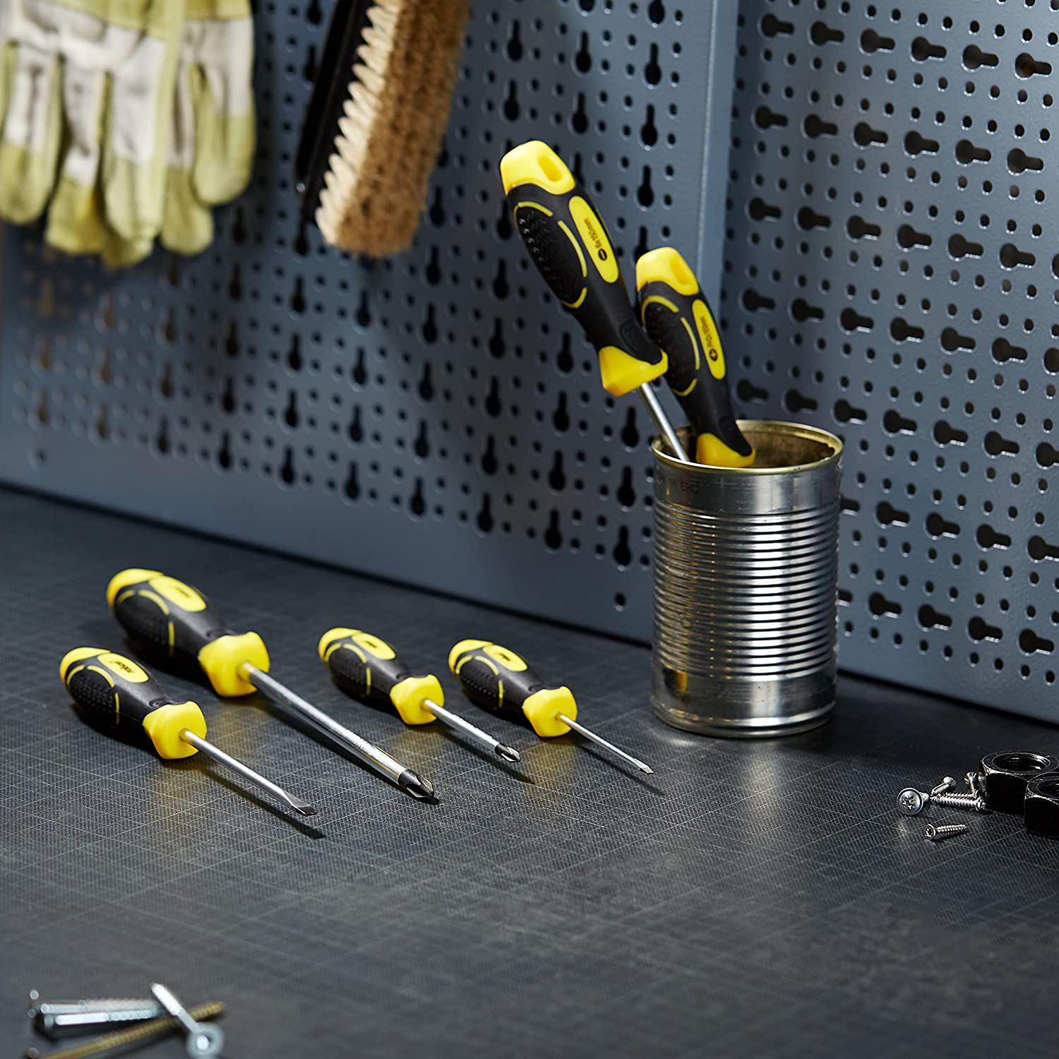 Reviewing Rolson Screwdriver Bit Set: Unscrewing Your Problems in 20 Different Ways